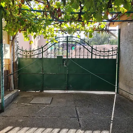 Andornaki Apartman דירה